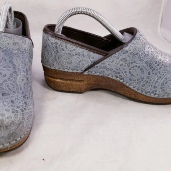DANSKO XP PROFESSIONAL STAPLED CLOGS  BLUE TOOLED LEATHER PAISLEY FLORAL 38/7 - Picture 4 of 8